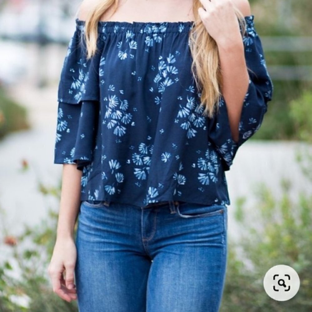 Jack by BB Dakota Rowell Navy Blue Floral‎ Off Shoulder Short Sleeve Top XS